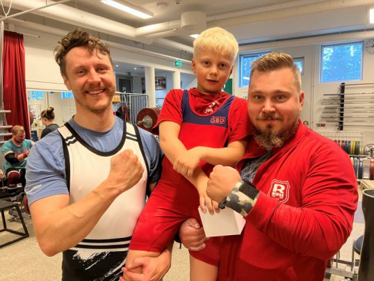 Antti Latvakoski ja Santeri Ahola ovat nostaneet Martti Aholan korkeuksiin.