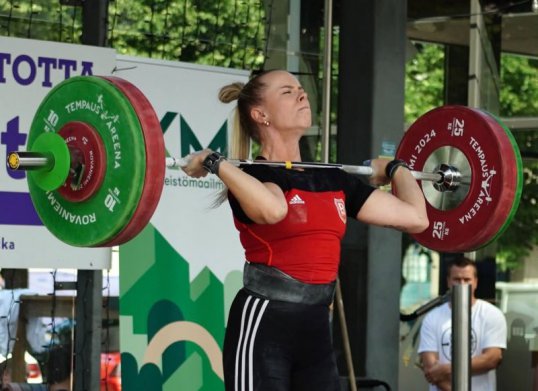 Venla Silvennoinen työnsi ensimmäisen kerran urallaan 100 kiloa. Arkistokuva